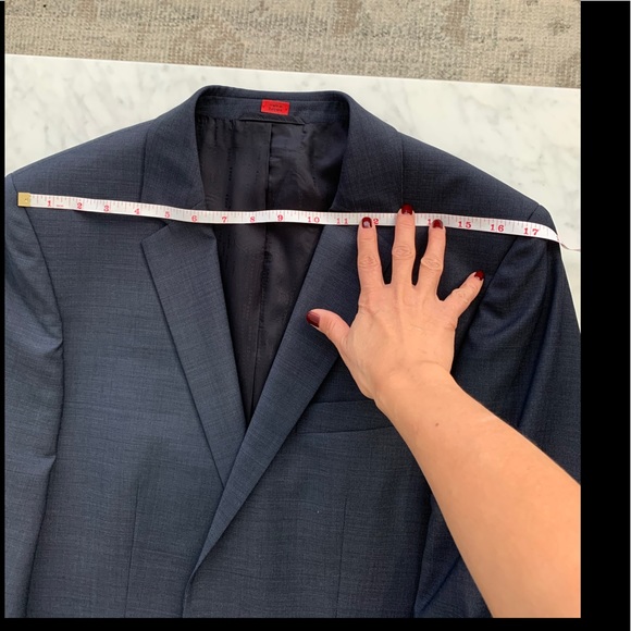 To continue : Hugo boss suits sizes folder - Picture 1 of 7